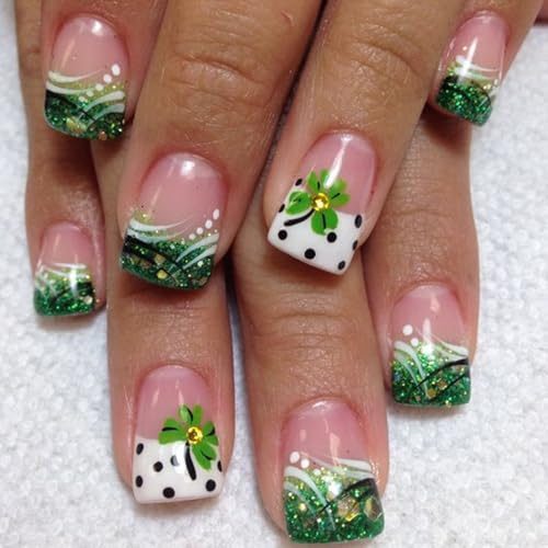 Viugex 24 Pièces Saint-Patrick Faux Ongles, Français Press on Nails Courts Carrés, Vert Blanc Ongles à Coller avec Trèfle & Pois Noir, Réutilisables Acrylique Capsule Ongles pour Femmes Filles
