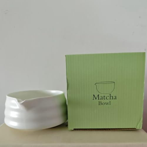 YlobdolY Ciotola in ceramica con beccuccio per versare, tradizionale ciotola per tè matcha giapponese, fatta a mano, in porcellana smaltata, con confezione regalo, per sbattere il matcha (bianco opaco