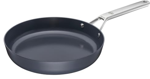 Fiskars Taiten 1066948 - Padella antiaderente con tecnologia OPTIHEAT contro il surriscaldamento, in 100% alluminio riciclato, senza PFAS, per tutti i piani cottura, antracite, 1066948