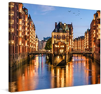 PICANOVA – Premium Leinwanddruck – Leinwandbild Hamburg Speicherstadt Panorama 80x60cm – Kunstdruck Auf 2cm Holz-Keilrahmen Für Schlaf- Und Wohnzimmer – Kollektion Deutschland
