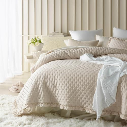 ROOM99 Molly Elegante Tagesdecke in Creme 220 x 240 cm Vielseitige Wohndecke als Bettüberwurf oder Sofaüberwurf Überwurfdecke für Bett und Sofa Steppdecke Stil Ideal als Bedspread