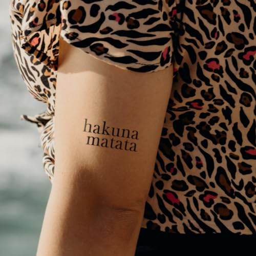 MyJagua Tattoo • Hakuna Matata | 1-2 Wochen Tattoo | Auf Pflanzenbasis | Hautverträglich | Wasserfest | Neue Tattoo Technologie | Kein Klebe Tattoo…