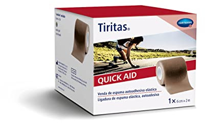 TIRITAS Quick Aid: 2 en 1, protección y fijación, Venda con espuma autoadhesiva que ofrece la protección de un apósito y la fijación de un vendaje; Color carne; 1 unidad