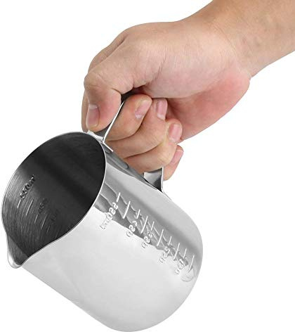 Jarra de espuma de leche, jarra de espuma de café de acero inoxidable Taza de jarra de leche portátil Jarra de leche Barista para hacer capuchino de café.(550ml)