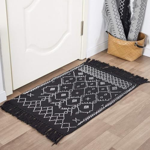 INKAROBOX Boho Tapis Couloir Long Noir et Blanc en Coton Lavable en Machine, Boheme avec des Glands Tissé à la Main Tapis de Sol pour Chambre Cuisine Salon Balcon Entree (Noir Rhombus, 60 x 90 cm)