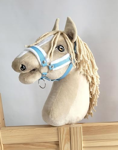 Verstellbares Halfter für Hobby Horse A3 mit Fell. Set ohne Pferd. Hellblau mit weißem Fell.