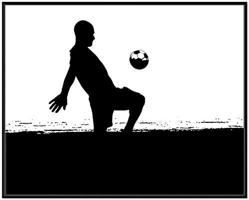 Wallario Black and White Edition - Wandbild Fußball Kicker Schwarz-Weiß in Premiumqualität, Poster mit schwarzem Rahmen, Größe: 40 x 50 cm