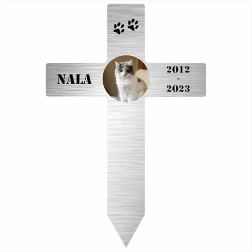 INDIGOS UG - Grabschmuck Katze - 50 cm - Kreuz Edelstahllook - wetterfester Gedenkpfahl als Grabstecker - Text und Datum - individuell Schilder selbst gestalten mit Wunschname & Datum