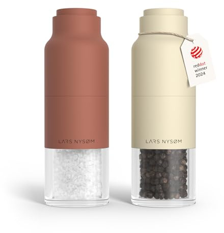 LARS NYSØM Moulin à sel et poivre en acier inoxydable avec moulin réglable I Set de moulins à épices en forme de bouteille manuel (Red/Beige)