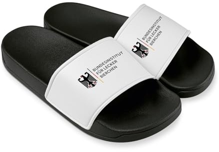 Tassenbrennerei Bundesinstitut für lecker Bierchen Badelatschen - Lustige Herren Schlappen - Bier-Geschenk Männer, Papa - Witzige Hausschuhe