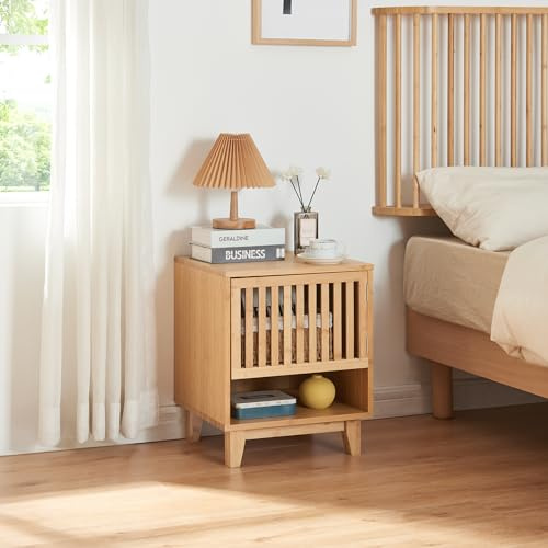 [en.casa] Nachttisch Ypäjä Beistelltisch fürs Wohnzimmer Nebentisch Sofatisch mit dekorativer Tür Telefontisch Nachtkästchen 50x42x39cm Bambus