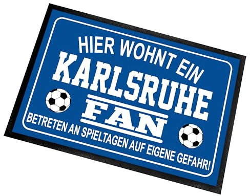 Fußmatte für Fußball Fans | Türmatte mit Spruch | 60x40cm | Hier wohnt ein Karlsruhe Fan - Betreten an Spieltagen auf eigene Gefahr! | für innen und außen | Vorleger für die Haustür / Flur