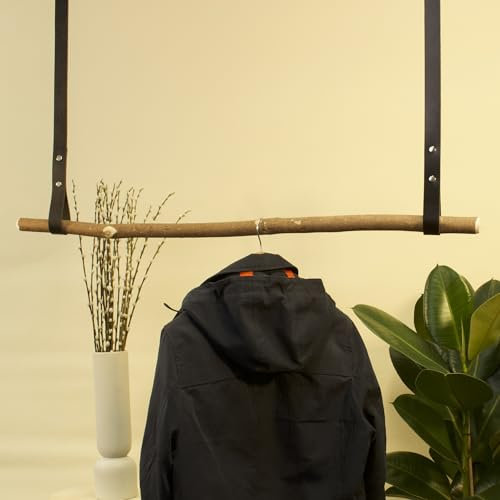 herbeschick.® Hängegarderobe Naturbursche | Naturstock mit Rinde | schwarze Lederriemen aus Büfelleder | verschiedene Größen | Made in Germany (Goldene Beschläge, 60 cm Lederriemen; 100 cm Stock)