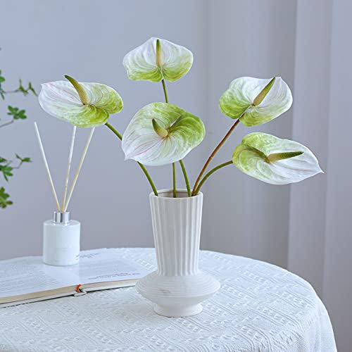 Lot de 8 fleurs de lys anthurium artificielles permanentes pour décoration de la maison, bouquet et feuille verte, décoration de festival de mariage, arrangement floral (blanc)