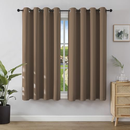 Joydeco Verdunkelungsvorhänge Cappuccino mit Ösen 2er Set H 137 x B 117 cm, Kurze Vorhänge Blickdichte 137 cm Lang für Küche Schlafzimmer