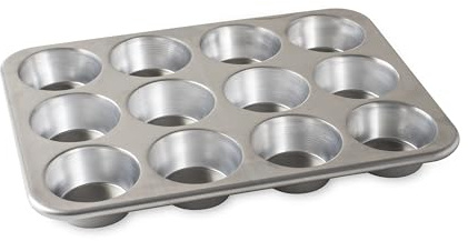Nordic Ware Muffinblech mit 12 Löchern, Silver