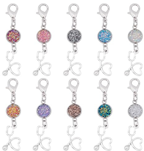 MAYJOYDIY 10 Stück Krankenschwester Stethoskop Schlüsselanhänger Aus Legierung Bunt Glänzend Stethoskop Anhänger Arzt Krankenschwester Charm Für Geldbörse Handtasche Frauen Krankenschwestern Geschenke