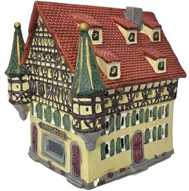 Sparkasse Fachwerkhaus aus Porzellan – Windlicht Lichthaus Miniatur-Modell – B16 x T17 x H17 cm - detailgetreues Dekohaus für Weihnachtsdorf Miniaturwelt Winterdeko Sammlerobjekt Weihnachtsdekoration