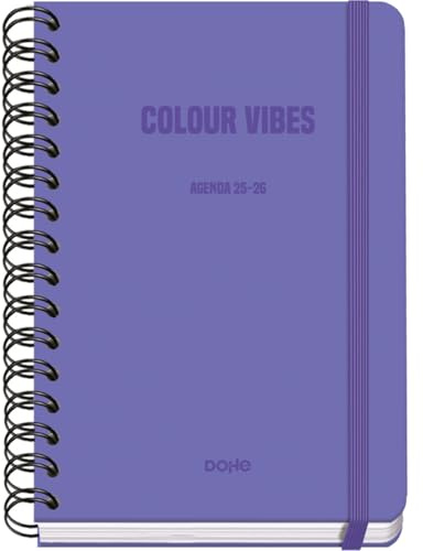 Dohe - Skolkalender 2025 2026 - Vecka per uppslag, Storlek A5 (15x21 cm), Spanska och Engelska, Dubbelspiralbindning och Resårband, Hårt omslag, 4 Klistersidesark - COLOUR VIBES Lila