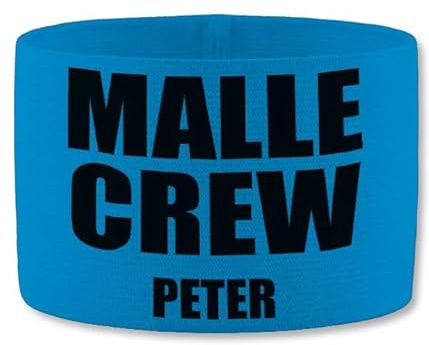 Geschenk mit Namen personalisiert by Shirtracer - Jako Kapitänsbinde - & Alkohol - Malle Crew mit Name - Mallorca Party Outfit personalisiert Sauf Accessoires