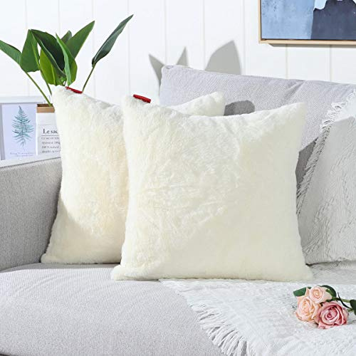 Mandioo 2er Set 45x45 cm Cremegelb Faux Fur Flauschigen Kissenbezüge Moderne Künstlich Pelz Kissenhüllen Dekorative Sofakissen Dekokissen Weicher Zierkissenbezug für Wohnzimmer Sofa Schlafzimmer