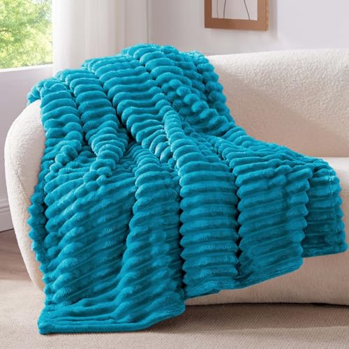 BEDELITE Kuscheldecke Flauschig Deko Decke für Couch, Türkis, 150x200 | Flanell Fleecedecke, Cord Überwurf für Wohnzimmer und Schlafzimmer, weiche Wohndecke, Tagesdecke, das ideale Geschenk