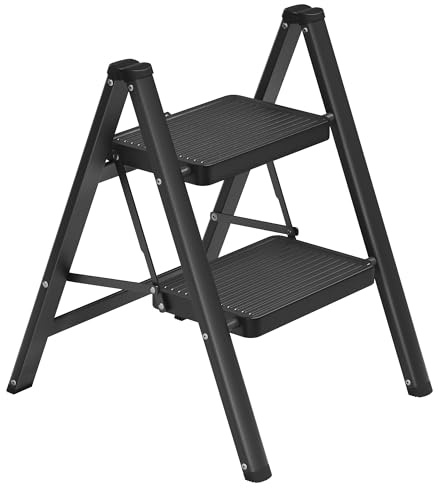 SONGMICS Escabeau Pliable, Marchepied 2 Marches, Supporte 150 kg, Échelle en Acier, Facile à Ranger, pour Maison, Bureau, Noir, 55 x 43,4 x 61,8 cm GSL102BZ01