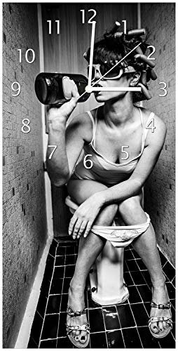 Wallario Design-Wanduhr Kloparty - Sexy Frau auf Toilette mit Weinflasche aus Glas, Motiv-Uhr Größe 30 x 60 cm, weiße Zeiger