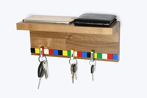 Schubica Schlüsselbrett Play 203 Holz | Schlüsselboard mit Ablage für die ganze Familie | Schlüsselleiste Nussbaum mit 6 Schlüsselanhängern zum selbst beschriften | inkl. Schrauben und Dübel | bunt