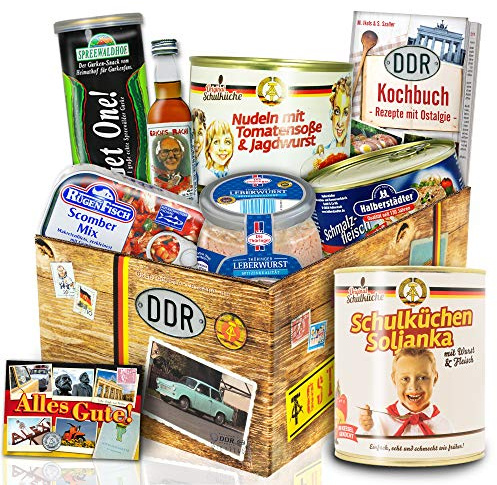 Ostprodukte DDR Geschenkbox - Deftiges Ossi Set mit Kochbuch & Soljanka | Kulinarisches Ostpaket mit Spreewaldgurken, Rügenfisch, Schmalzfleisch & Nudeln mit Jagdwurst für echte Ostalgie Momente