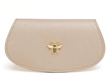 Alice Wheeler London Bee Vegan Leather Glasses Case – Soft Padded Interior, Secure Push-Button Closure, Textured Vegan Leather with Monogram & Honeybee Detail – 13.5 x 7.5 cm