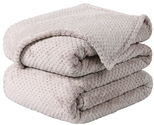 uxcell Flannel Fleece Bed Blankets, Soft Warm Microfiber Blanket, Mesh Fuzzy Plush 330GSM Lightweight Decorative Solid Blankets for Bed 66x90 Camel