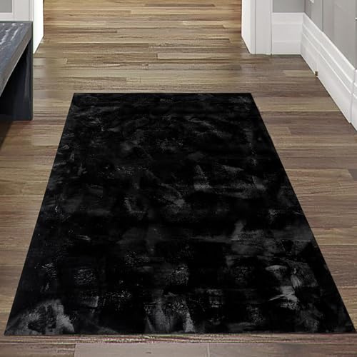 Teppich-Traum Teppich Wohnzimmer Schlafzimmer Flur Kurzflorteppich Hasenfell Kunstfell Optik seidig weich samtig schimmernd pflegeleicht einfarbig schwarz 80 x 150 cm