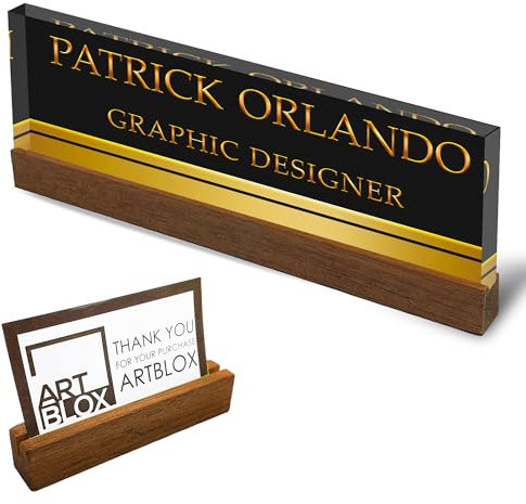Artblox Personalisiertes Namensschild für den Schreibtisch, mit Visitenkartenhalter, transparentes Acrylglas mit Teakholzständer, schwarz-goldfarbenes Streifen-Design, personalisierbar mit Ihrem Namen