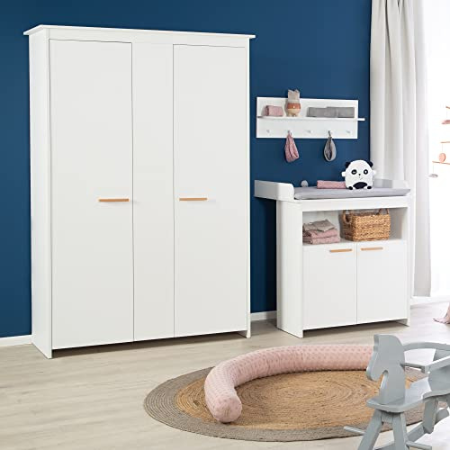 roba Armoire Bébé 2 Portes Anton - Bois Blanc - avec 2 Penderies et 4 Étagères - Fermeture Douce - Poignées en Bois de Hêtre - Meuble de Rangement pour Chambre d'enfant