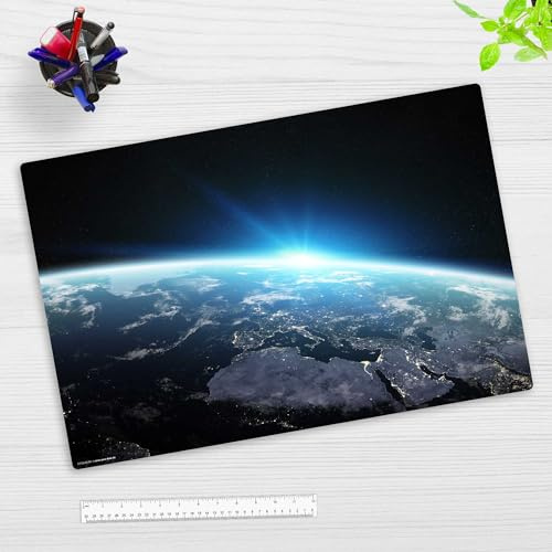 Schreibtischunterlage Kinder und Erwachsene – “Erde bei Nacht“ – aus erstklassigem, strapazierfähigem Vinyl (Kunststoff) – 60 x 40 cm – Schreibunterlage für besten Schutz – Made in Germany