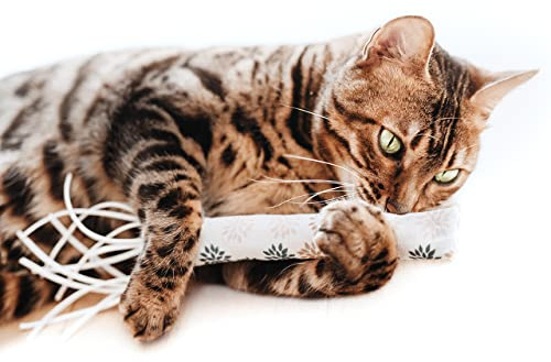 CanadianCat Company | Katzen Spielrolle mit Lederstreifen | Flower | 5g Katzenminze - Nachhaltig und Handgemacht