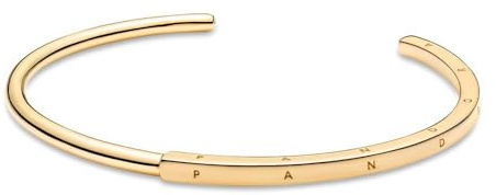 PANDORA Signature I-D Armreif in Gold mit 14 Karat vergoldete Metalllegierung Signature Collection, Größe 17,5cm, 569493C00-2