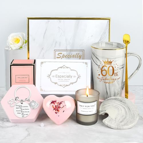 YYDSXK Regalo Cumpleaños Mujer 60 Años, Taza de Café Set Regalo Originales | Regalos 60 Años Cumpleaños con Taza de Café, Sales de Baño, Vela Perfumada y Llavero, para Amigas, Esposa, Madres, Abuela