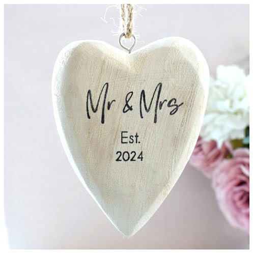 Mr & Mrs Est 2025 Solid Wood Tree Xmas Decoration. Newlywed Christmas Bauble. Newlywed Home Ornament. Just Married Gift