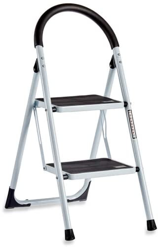 TIENDA EURASIA® Escalera Plegable - Estructura de Metal Reforzado Acabado en Blanco Brillo y Peldaños Antideslizantes Negros - 2 Peldaños (2 Peldaños Reforzada - 40 x 6,5 x 90 cm)