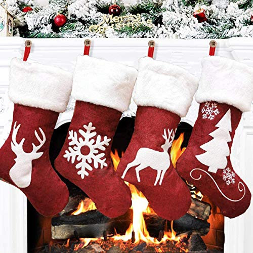 Dremisland Große Weihnachtsstrumpfe 4er Set, 46cm Rot Weiß Nikolausstrumpf mit Rentier Plüsch Flaum Personalisiert Weihnachtssocken Kamin Christmas Stockings für Familienurlaub Weihnachtsfeier Dekor