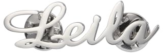 KKJOY Personalisierte Namensbrosche aus Edelstahl Individuelle Namen Anstecknadeln Trendige Accessoires für Frauen Männer
