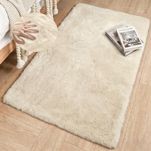 Goolela Teppich Schlafzimmer Beige 60x90 cm, Weicher Bettvorleger, Kunstfell Fellteppich Waschbar