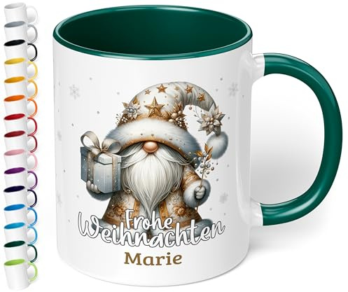 True Statements Weihnachtstasse mit Namen „Frohe Weihnachten!“ - mit Silber-Gold Wichtel-Motiv - 330ml - personalisierter Keramik Kaffeebecher – Geschenk zu Weihnachten (Dunkelgrün)