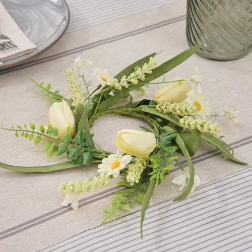 Lights4fun Frühlings- und Osterkranz aus Kunstblumen für Kerze | Tulpen Gänseblümchen Grün | Deko Ostern Frühling Frühjahr Sommer für Tisch & Wohnbereich | ø 8 cm
