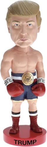 Royal Bobbles Donald Trump Boxer Never Surrender, 45th President of The United States - Knuckleheads Political Satire Collection - 20 cm hoch - Sammlerstück Wackelkopf-Statue