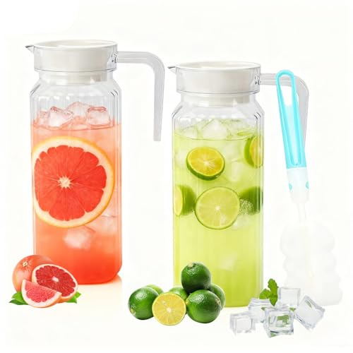 2PCS Wasserkaraffe mit Deckel, 1.1L Transparent Wasserkrug mit Becherbürste | Acryl Karaffe mit Griff, Unzerbrechlicher Wasser Karaffe, Wasserkaraffe für Saft Eistee Limonade Milch Getränke Kaffee