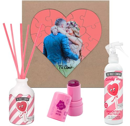 The Fruit Company Estuche Regalo Piruleta Corazón Candy Shop – Set Aromático y Belleza – Spray + Mikado + Blush Gelatina + Puzzle Corazón Personalizable – 4 Piezas (Regalo Romántico Original)