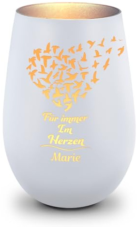 GRAVURZEILE Deko Windlicht aus Glas mit Gravur - Für Immer im Herzen - Personalisiert mit Namen - Trauer Windlicht aus Glas - Trauerlicht zur Beerdigung oder als Andenken - Weiß/Silber